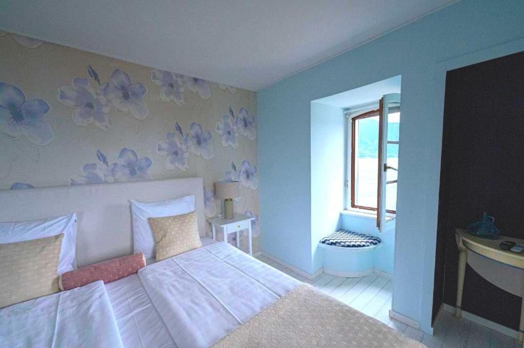 Comfort room Lake & Mountain view