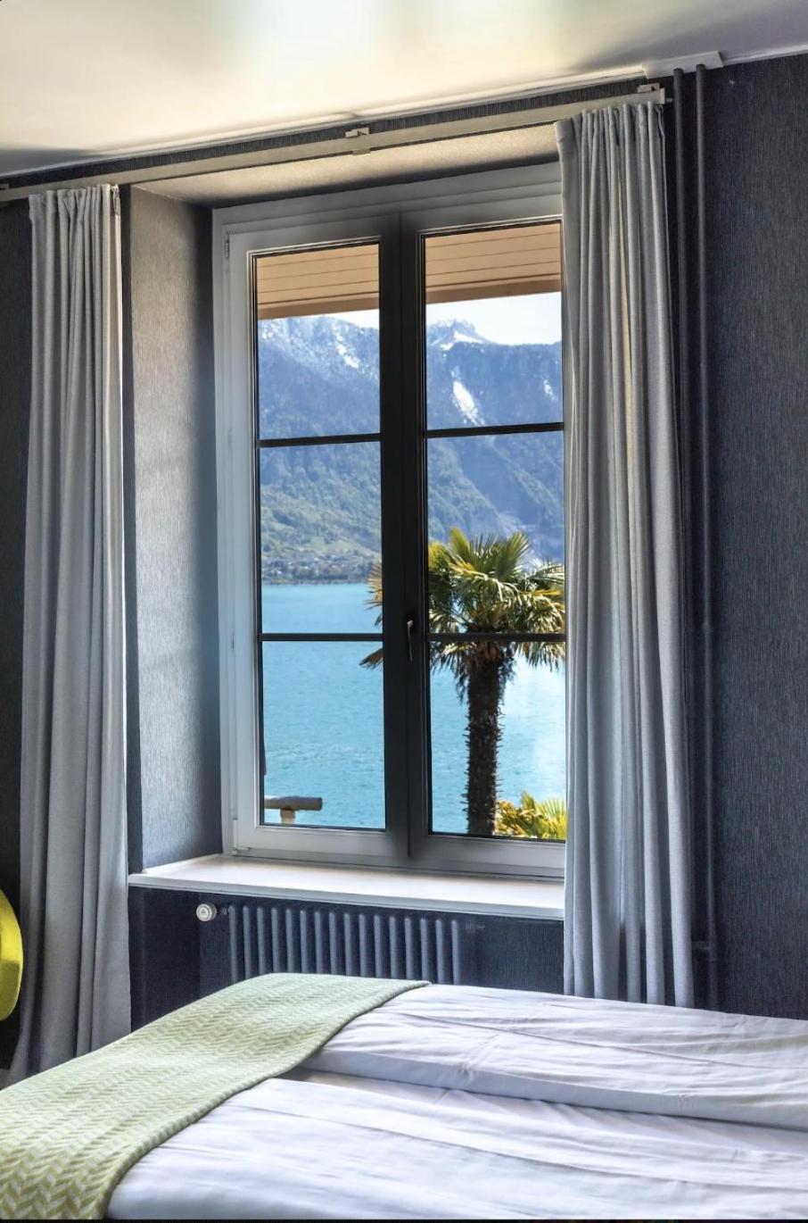 Junior Suite balcony lake & mountain view